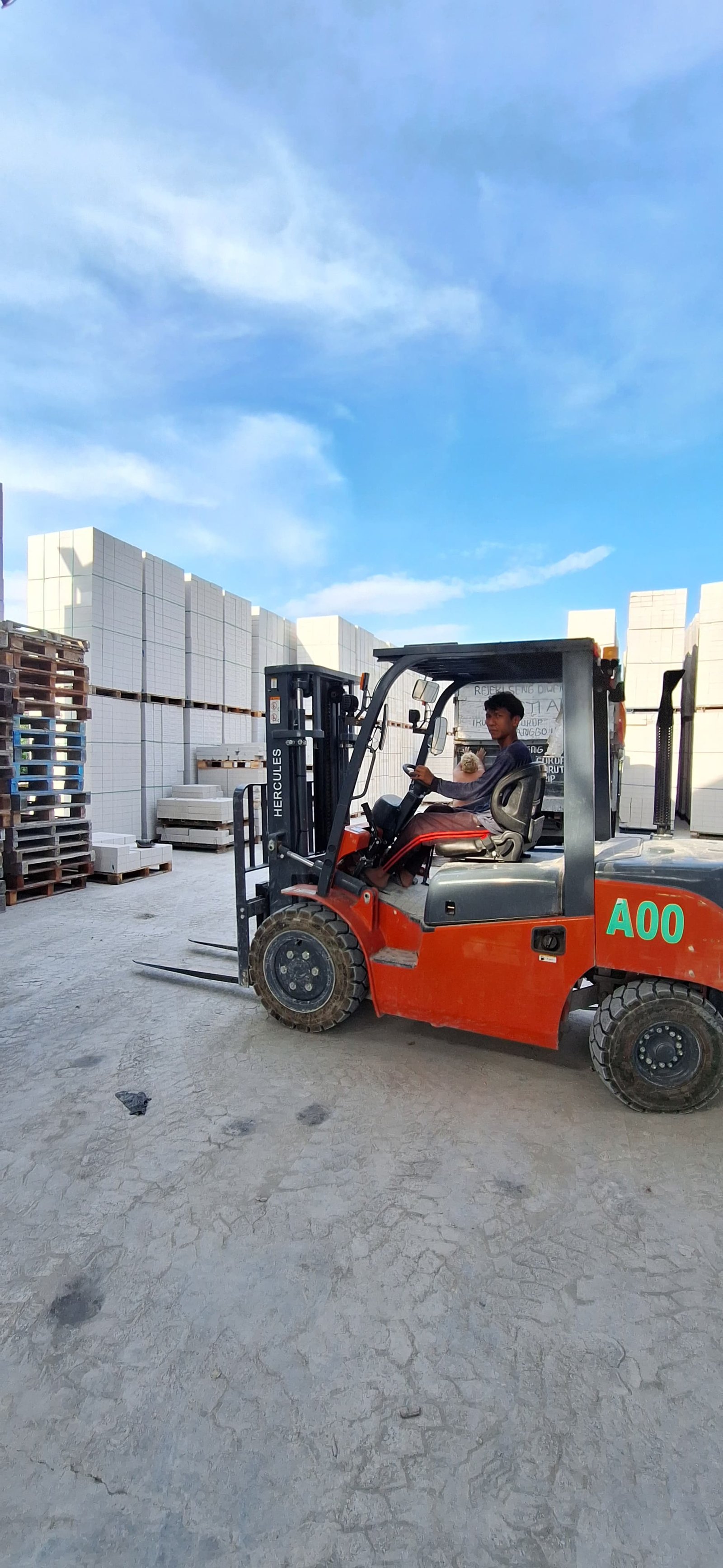 Produk Mandiri Jaya - Distributor Panel Lantai dan Bata Ringan Jogja